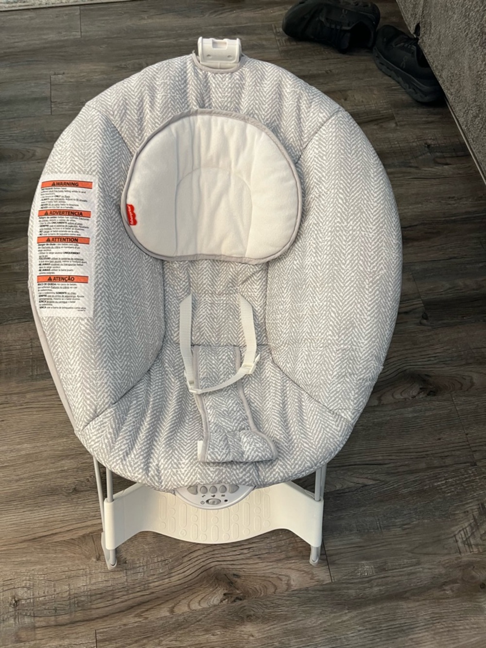 Fisher-Price Light Gray Chevron Infant Bouncer